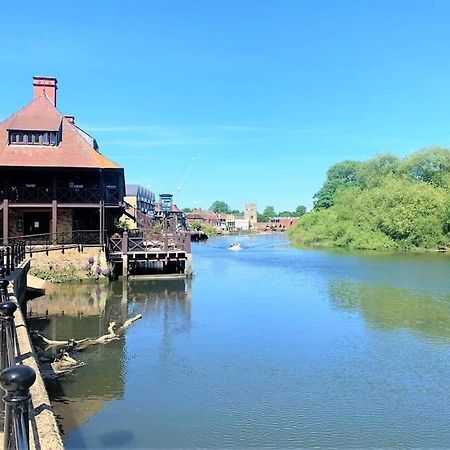 Idyllic Thames Riverside Apartment With Free Parking Isleworth Exterior foto