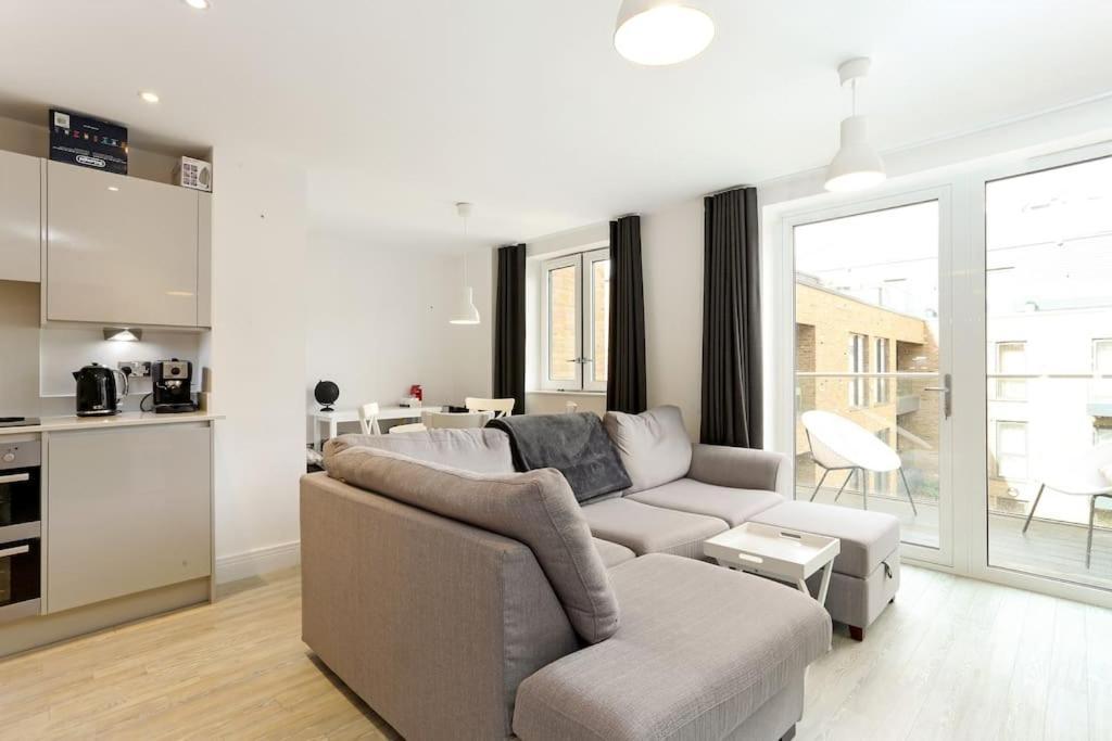 Idyllic Thames Riverside Apartment With Free Parking Isleworth Exterior foto