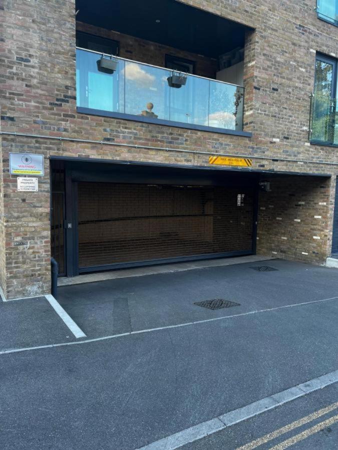 Idyllic Thames Riverside Apartment With Free Parking Isleworth Exterior foto